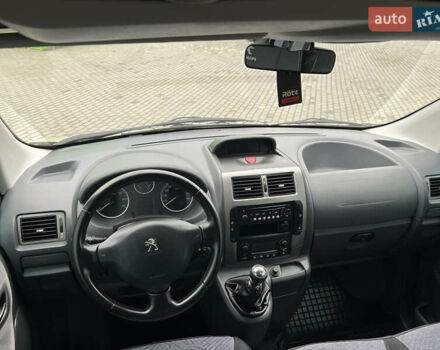 Сірий Пежо Експерт вант.-пас., об'ємом двигуна 2 л та пробігом 226 тис. км за 12800 $, фото 46 на Automoto.ua