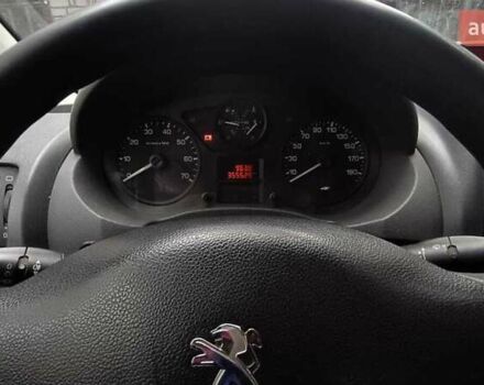 Серый Пежо Эксперт груз.-пасс., объемом двигателя 2 л и пробегом 355 тыс. км за 7200 $, фото 4 на Automoto.ua