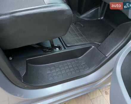 Серый Пежо Эксперт груз.-пасс., объемом двигателя 2 л и пробегом 195 тыс. км за 19800 $, фото 20 на Automoto.ua