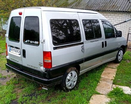 Серый Пежо Эксперт груз.-пасс., объемом двигателя 2 л и пробегом 230 тыс. км за 3600 $, фото 1 на Automoto.ua