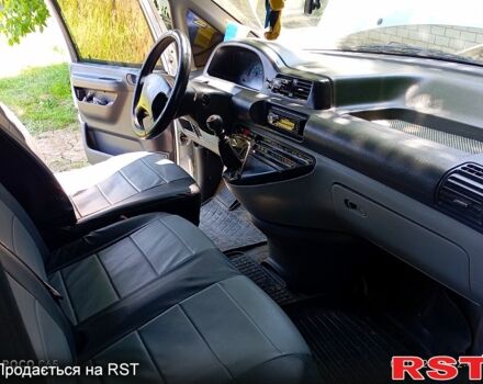 Серый Пежо Эксперт груз.-пасс., объемом двигателя 2 л и пробегом 230 тыс. км за 3600 $, фото 3 на Automoto.ua