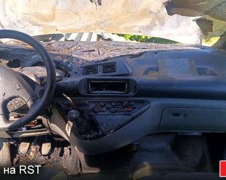 Серый Пежо Эксперт груз.-пасс., объемом двигателя 2 л и пробегом 0 тыс. км за 1500 $, фото 3 на Automoto.ua