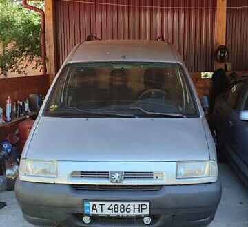 Пежо Експерт вант.-пас. 2002 у Яремче на Automoto.ua Сірий Пежо Експерт вант.-пас., об'ємом двигуна 2 л та пробігом 445 тис. км за 2600 $, фото 1 на Automoto.ua