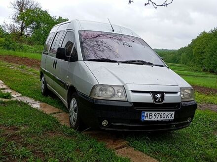 Серый Пежо Эксперт груз.-пасс., объемом двигателя 2 л и пробегом 230 тыс. км за 3600 $, фото 1 на Automoto.ua