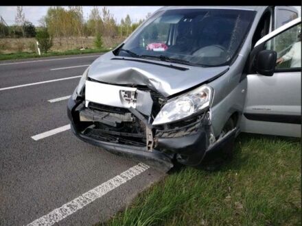 Пежо Експерт вант.-пас. 2009 у Луцьку на Automoto.ua Сірий Пежо Експерт вант.-пас., об'ємом двигуна 1.6 л та пробігом 280 тис. км за 3000 $, фото 1 на Automoto.ua