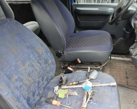 Синий Пежо Эксперт груз.-пасс., объемом двигателя 2 л и пробегом 517 тыс. км за 2500 $, фото 3 на Automoto.ua