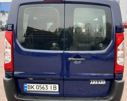 Синий Пежо Эксперт груз.-пасс., объемом двигателя 2 л и пробегом 396 тыс. км за 6750 $, фото 10 на Automoto.ua