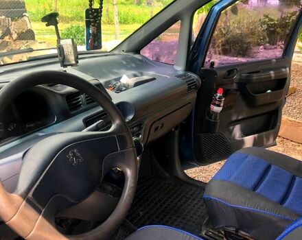 Синий Пежо Эксперт груз.-пасс., объемом двигателя 1.9 л и пробегом 400 тыс. км за 2650 $, фото 1 на Automoto.ua