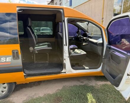 Помаранчевий Пежо Експерт вант.-пас., об'ємом двигуна 2 л та пробігом 293 тис. км за 4500 $, фото 5 на Automoto.ua