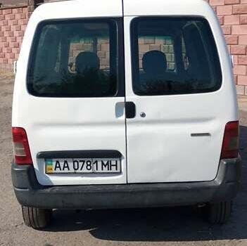 Белый Пежо Партнер груз.-пасс., объемом двигателя 2 л и пробегом 425 тыс. км за 2500 $, фото 3 на Automoto.ua