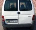 Белый Пежо Партнер груз.-пасс., объемом двигателя 2 л и пробегом 425 тыс. км за 2500 $, фото 3 на Automoto.ua
