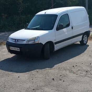 Белый Пежо Партнер груз.-пасс., объемом двигателя 2 л и пробегом 425 тыс. км за 2500 $, фото 10 на Automoto.ua