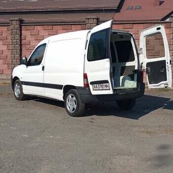 Белый Пежо Партнер груз.-пасс., объемом двигателя 2 л и пробегом 425 тыс. км за 2500 $, фото 4 на Automoto.ua