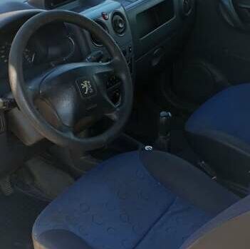 Белый Пежо Партнер груз.-пасс., объемом двигателя 2 л и пробегом 425 тыс. км за 2500 $, фото 9 на Automoto.ua