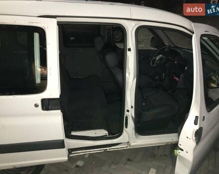 Білий Пежо Партнер вант.-пас., об'ємом двигуна 1.9 л та пробігом 347 тис. км за 2700 $, фото 12 на Automoto.ua
