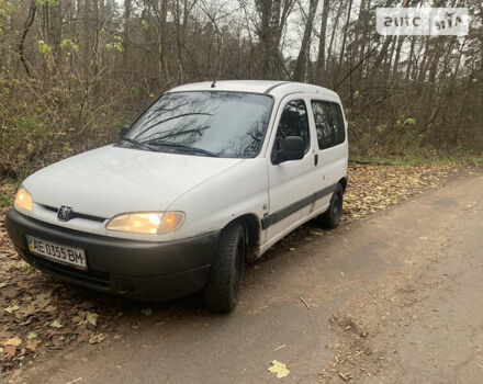 Білий Пежо Партнер вант.-пас., об'ємом двигуна 2 л та пробігом 200 тис. км за 3000 $, фото 1 на Automoto.ua