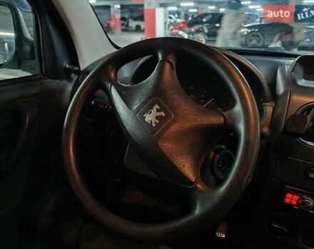 Білий Пежо Партнер вант.-пас., об'ємом двигуна 2 л та пробігом 280 тис. км за 3100 $, фото 14 на Automoto.ua