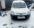 Белый Пежо Партнер груз.-пасс., объемом двигателя 0 л и пробегом 420 тыс. км за 3800 $, фото 1 на Automoto.ua