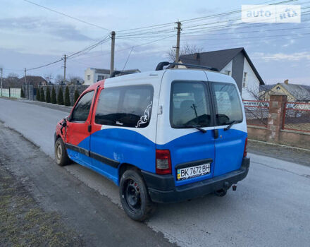 Білий Пежо Партнер вант.-пас., об'ємом двигуна 1.6 л та пробігом 170 тис. км за 2300 $, фото 2 на Automoto.ua