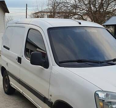 Білий Пежо Партнер вант.-пас., об'ємом двигуна 1.6 л та пробігом 400 тис. км за 3750 $, фото 2 на Automoto.ua