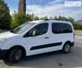 Белый Пежо Партнер груз.-пасс., объемом двигателя 1.56 л и пробегом 340 тыс. км за 5300 $, фото 2 на Automoto.ua