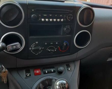 Белый Пежо Партнер груз.-пасс., объемом двигателя 0 л и пробегом 230 тыс. км за 6700 $, фото 21 на Automoto.ua