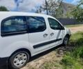 Білий Пежо Партнер вант.-пас., об'ємом двигуна 1.6 л та пробігом 300 тис. км за 7999 $, фото 1 на Automoto.ua