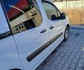 Белый Пежо Партнер груз.-пасс., объемом двигателя 1.56 л и пробегом 210 тыс. км за 10500 $, фото 6 на Automoto.ua