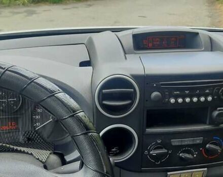 Білий Пежо Партнер вант.-пас., об'ємом двигуна 1.6 л та пробігом 300 тис. км за 7999 $, фото 3 на Automoto.ua