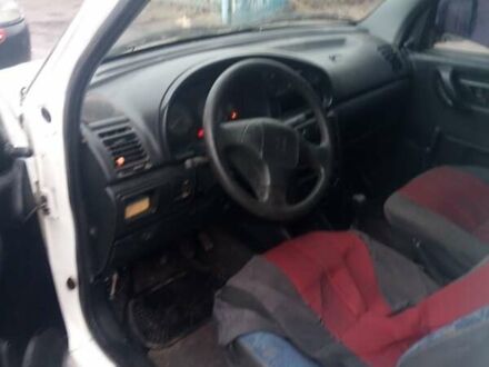 Пежо Партнер вант.-пас. 1998 у Житомирі на Automoto.ua Білий Пежо Партнер вант.-пас., об'ємом двигуна 1.9 л та пробігом 276 тис. км за 1700 $, фото 1 на Automoto.ua