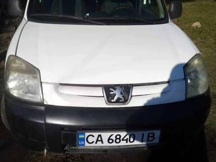 Пежо Партнер вант.-пас. 2004 у Смеле на Automoto.ua Білий Пежо Партнер вант.-пас., об'ємом двигуна 2 л та пробігом 320 тис. км за 3600 $, фото 1 на Automoto.ua