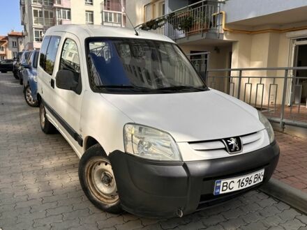 Пежо Партнер груз.-пасс. 2004 в Львове на Automoto.ua Белый Пежо Партнер груз.-пасс., объемом двигателя 2 л и пробегом 200 тыс. км за 4500 $, фото 1 на Automoto.ua
