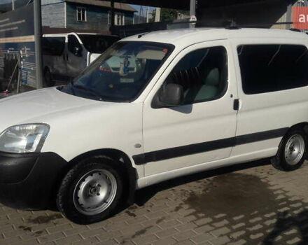 Белый Пежо Партнер груз.-пасс., объемом двигателя 2 л и пробегом 330 тыс. км за 3500 $, фото 1 на Automoto.ua