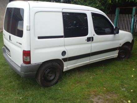 Пежо Партнер груз.-пасс. 2006 в Костополе на Automoto.ua Белый Пежо Партнер груз.-пасс., объемом двигателя 1.9 л и пробегом 409 тыс. км за 2650 $, фото 1 на Automoto.ua
