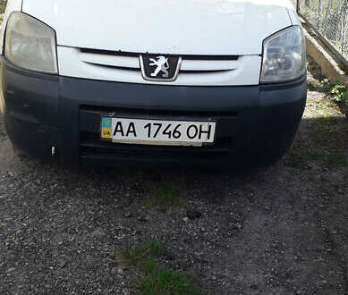 Пежо Партнер вант.-пас. 2006 у Тернополі на Automoto.ua Білий Пежо Партнер вант.-пас., об'ємом двигуна 1.4 л та пробігом 270 тис. км за 2800 $, фото 1 на Automoto.ua