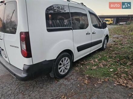 Пежо Партнер груз.-пасс. 2009 в Хмельницком на Automoto.ua Белый Пежо Партнер груз.-пасс., объемом двигателя 1.6 л и пробегом 306 тыс. км за 5900 $, фото 1 на Automoto.ua