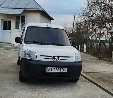 Пежо Партнер груз.-пасс. 2010 в Тысменице на Automoto.ua Белый Пежо Партнер груз.-пасс., объемом двигателя 1.6 л и пробегом 400 тыс. км за 3750 $, фото 1 на Automoto.ua