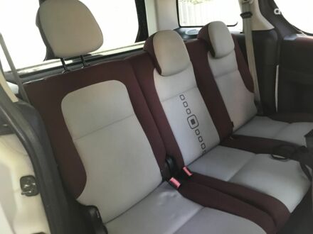 Пежо Партнер вант.-пас. 2010 у Хмельницькому на Automoto.ua Білий Пежо Партнер вант.-пас., об'ємом двигуна 1.6 л та пробігом 313 тис. км за 5999 $, фото 1 на Automoto.ua
