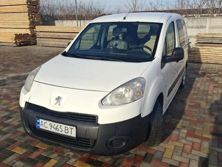 Пежо Партнер груз.-пасс. 2013 в Луцке на Automoto.ua Белый Пежо Партнер груз.-пасс., объемом двигателя 1.56 л и пробегом 250 тыс. км за 5890 $, фото 1 на Automoto.ua