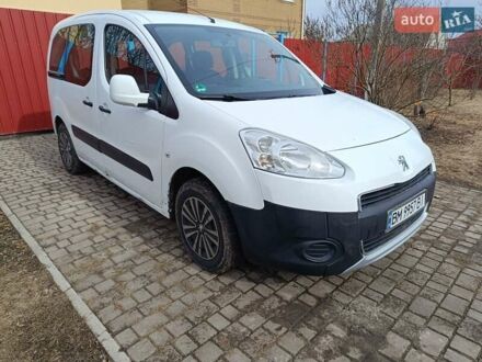 Пежо Партнер груз.-пасс. 2013 в Сумах на Automoto.ua Белый Пежо Партнер груз.-пасс., объемом двигателя 1.56 л и пробегом 310 тыс. км за 8500 $, фото 1 на Automoto.ua