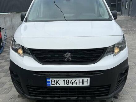 Пежо Партнер вант. 2019 у Хмельницькому на Automoto.ua Білий Пежо Партнер вант., об'ємом двигуна 0 л та пробігом 200 тис. км за 12950 $, фото 1 на Automoto.ua