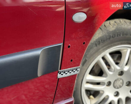 Красный Пежо Партнер груз.-пасс., объемом двигателя 2 л и пробегом 284 тыс. км за 3150 $, фото 16 на Automoto.ua