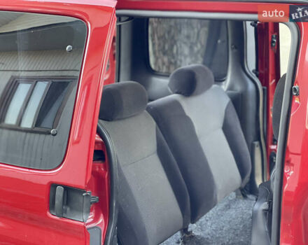 Красный Пежо Партнер груз.-пасс., объемом двигателя 2 л и пробегом 284 тыс. км за 3150 $, фото 48 на Automoto.ua