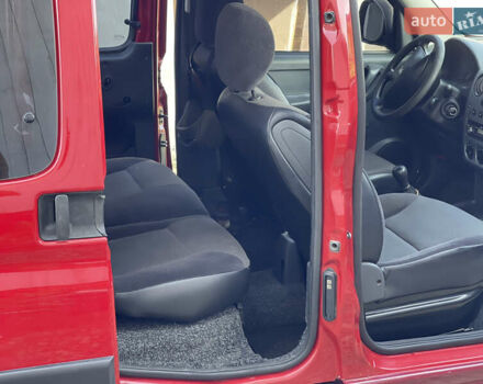 Красный Пежо Партнер груз.-пасс., объемом двигателя 2 л и пробегом 284 тыс. км за 3150 $, фото 33 на Automoto.ua