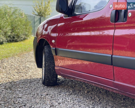 Красный Пежо Партнер груз.-пасс., объемом двигателя 2 л и пробегом 284 тыс. км за 3150 $, фото 17 на Automoto.ua