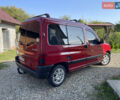 Красный Пежо Партнер груз.-пасс., объемом двигателя 2 л и пробегом 284 тыс. км за 3150 $, фото 1 на Automoto.ua