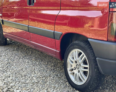 Красный Пежо Партнер груз.-пасс., объемом двигателя 2 л и пробегом 284 тыс. км за 3150 $, фото 18 на Automoto.ua