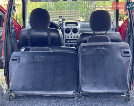 Красный Пежо Партнер груз.-пасс., объемом двигателя 2 л и пробегом 284 тыс. км за 3150 $, фото 43 на Automoto.ua