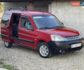 Красный Пежо Партнер груз.-пасс., объемом двигателя 2 л и пробегом 284 тыс. км за 3150 $, фото 1 на Automoto.ua