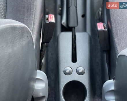 Красный Пежо Партнер груз.-пасс., объемом двигателя 2 л и пробегом 284 тыс. км за 3150 $, фото 30 на Automoto.ua